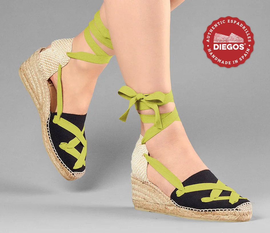 Alpargatas clásicas cordones Lola cuña alta negro