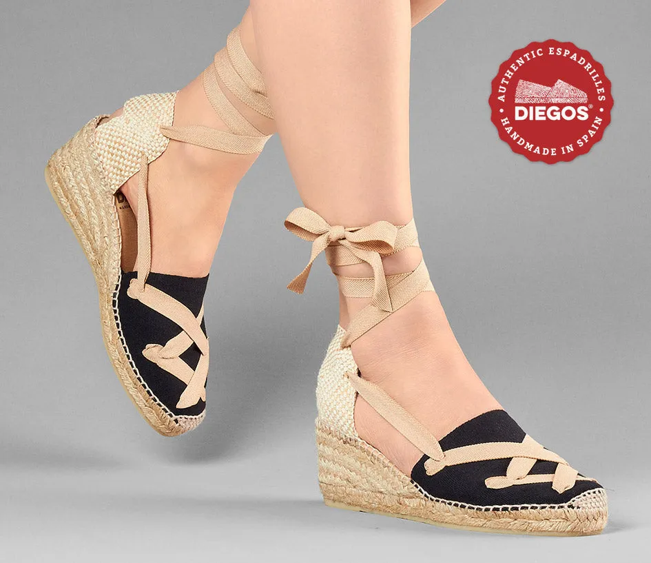 Alpargatas clásicas cordones Lola cuña alta negro