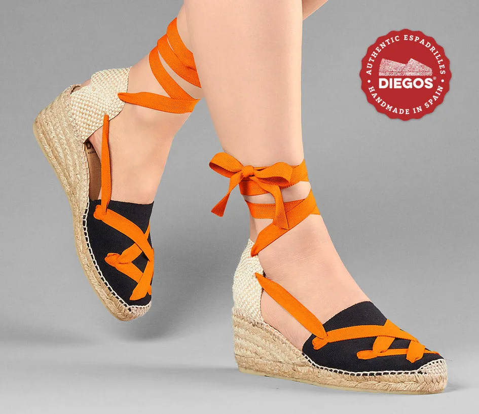 Alpargatas clásicas cordones Lola cuña alta negro