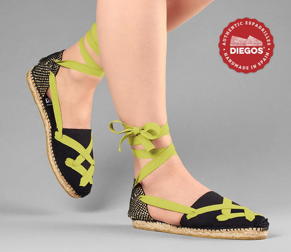 Alpargatas planas Lola clásicas todo negro con cordones