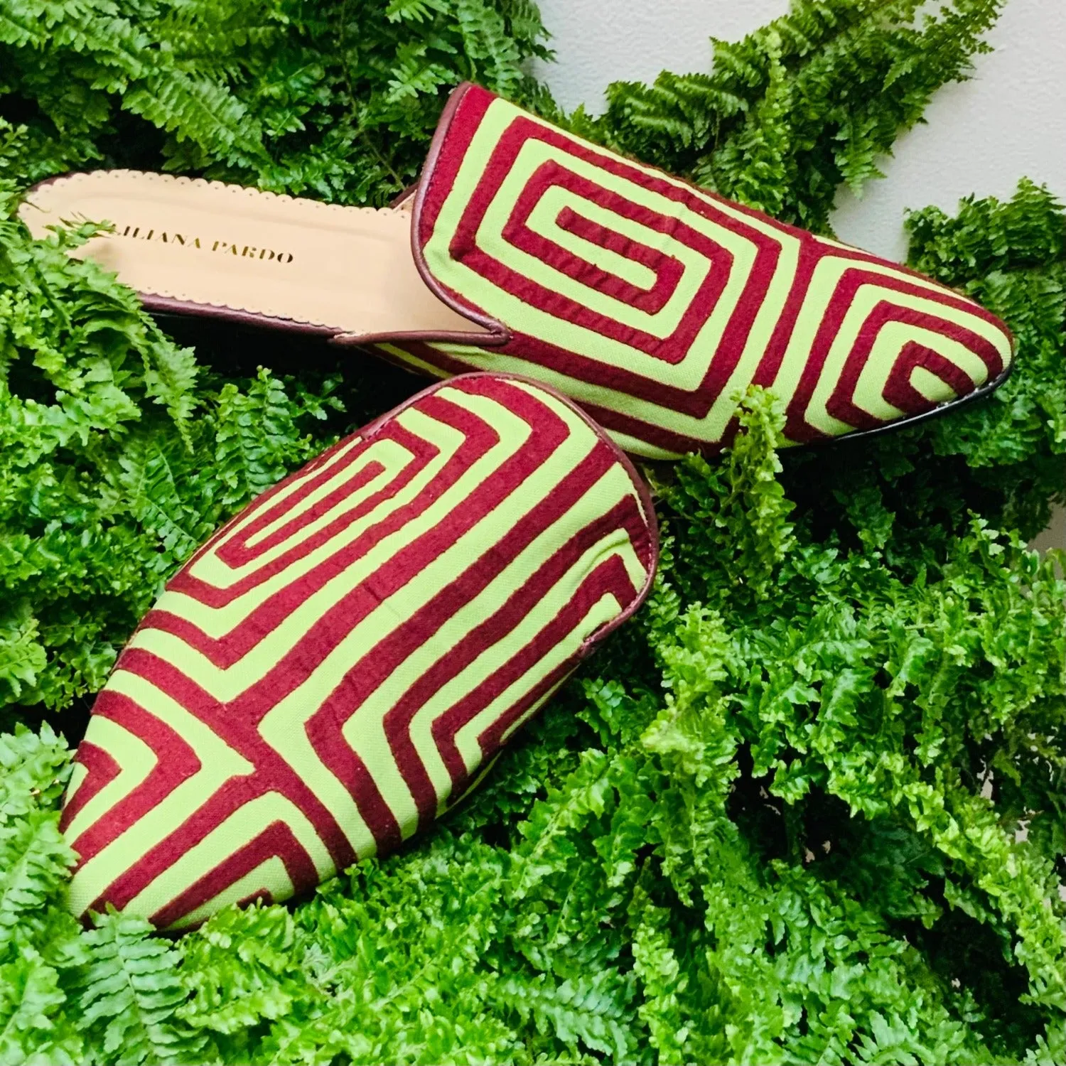 Mola Mules | Wine & Apple Green