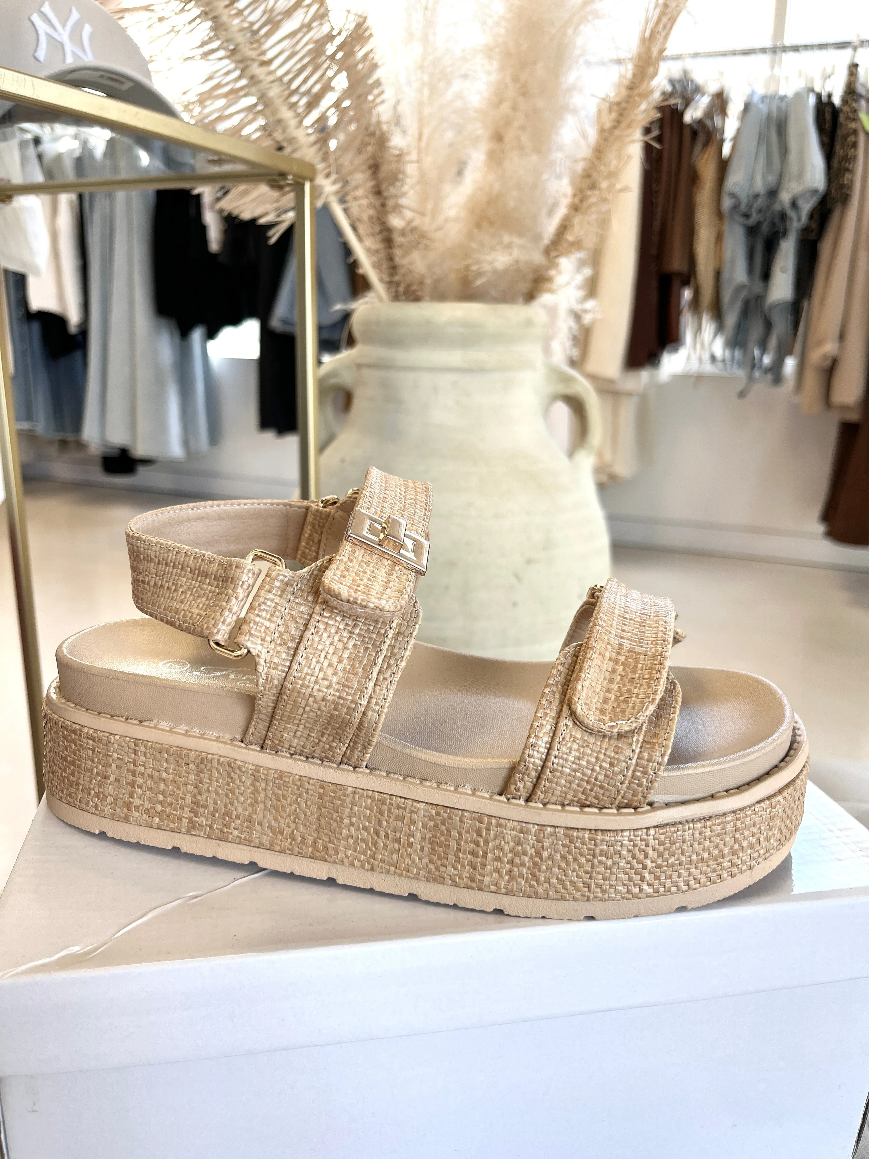 NEW STEVIE SANDAL (BEIGE)